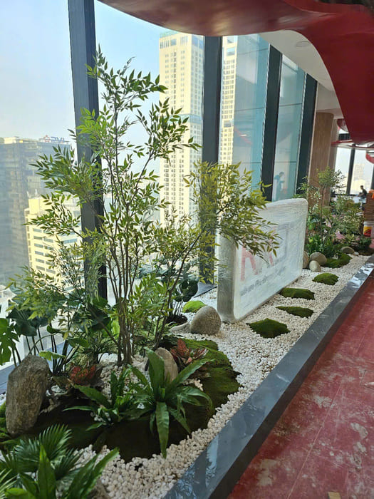 Bồn tiểu cây cảnh giả thật kết hợp