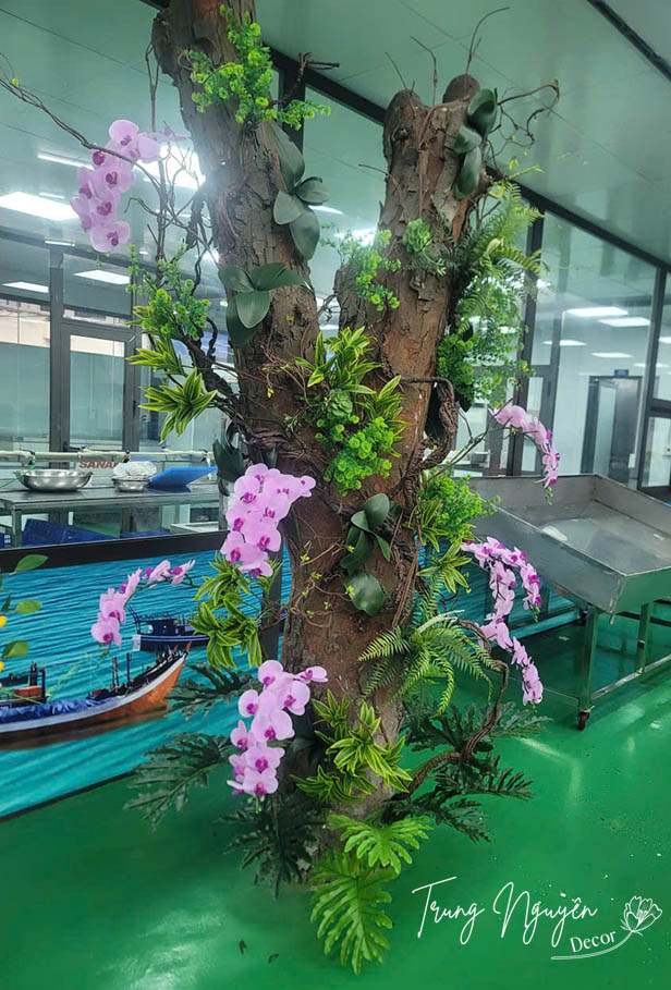 Thân cây giả decor nhà hàng