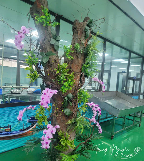 Thân cây giả decor nhà hàng
