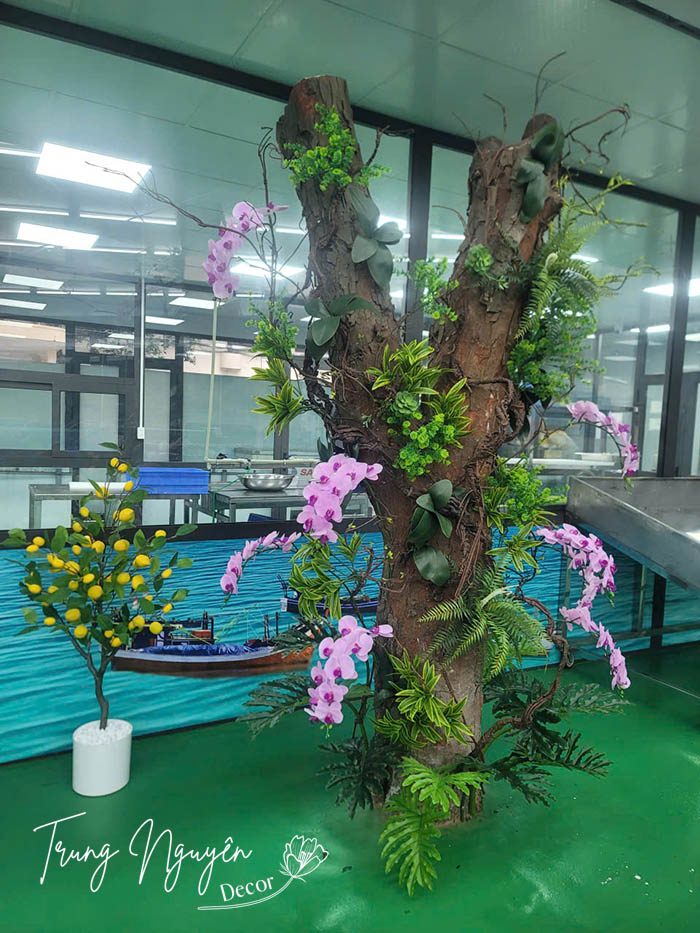 Thân cây giả decor nhà hàng