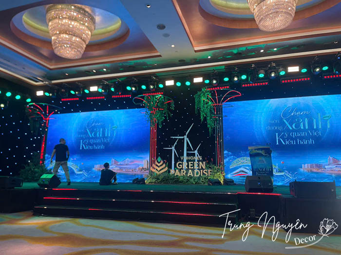 Setup cho thuê cây sự kiện Vinhome